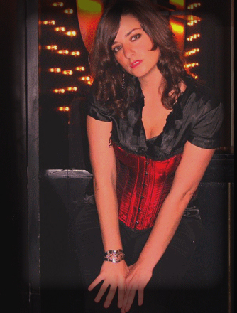 Marina Blanot, Profesora de canto.